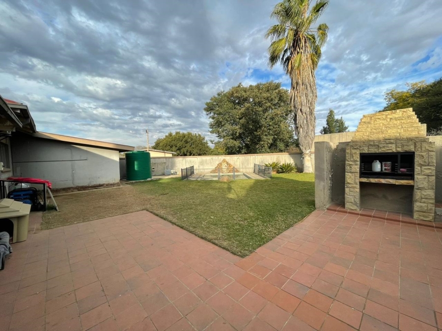  Bedroom Property for Sale in Bloemhof North West